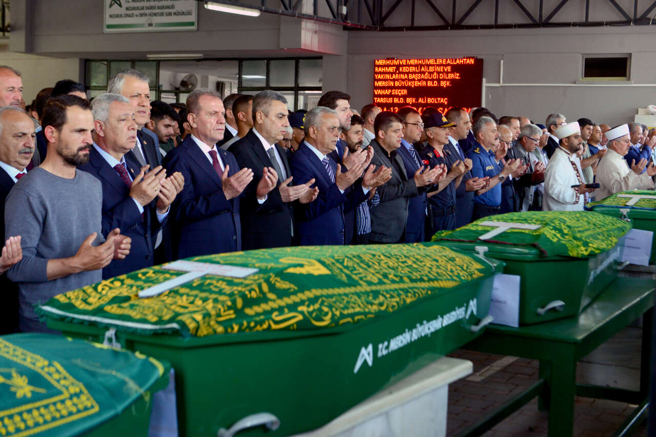 Türkiye’yi sarsan saldırı! 6 kişiden 5’i gözyaşlarıyla toprağa verildi 6